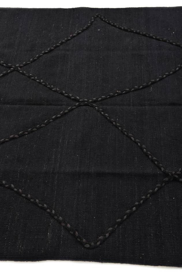 Detail image of 4' 4 x 6' Hand Woven Kilim Modern Wool Rug
