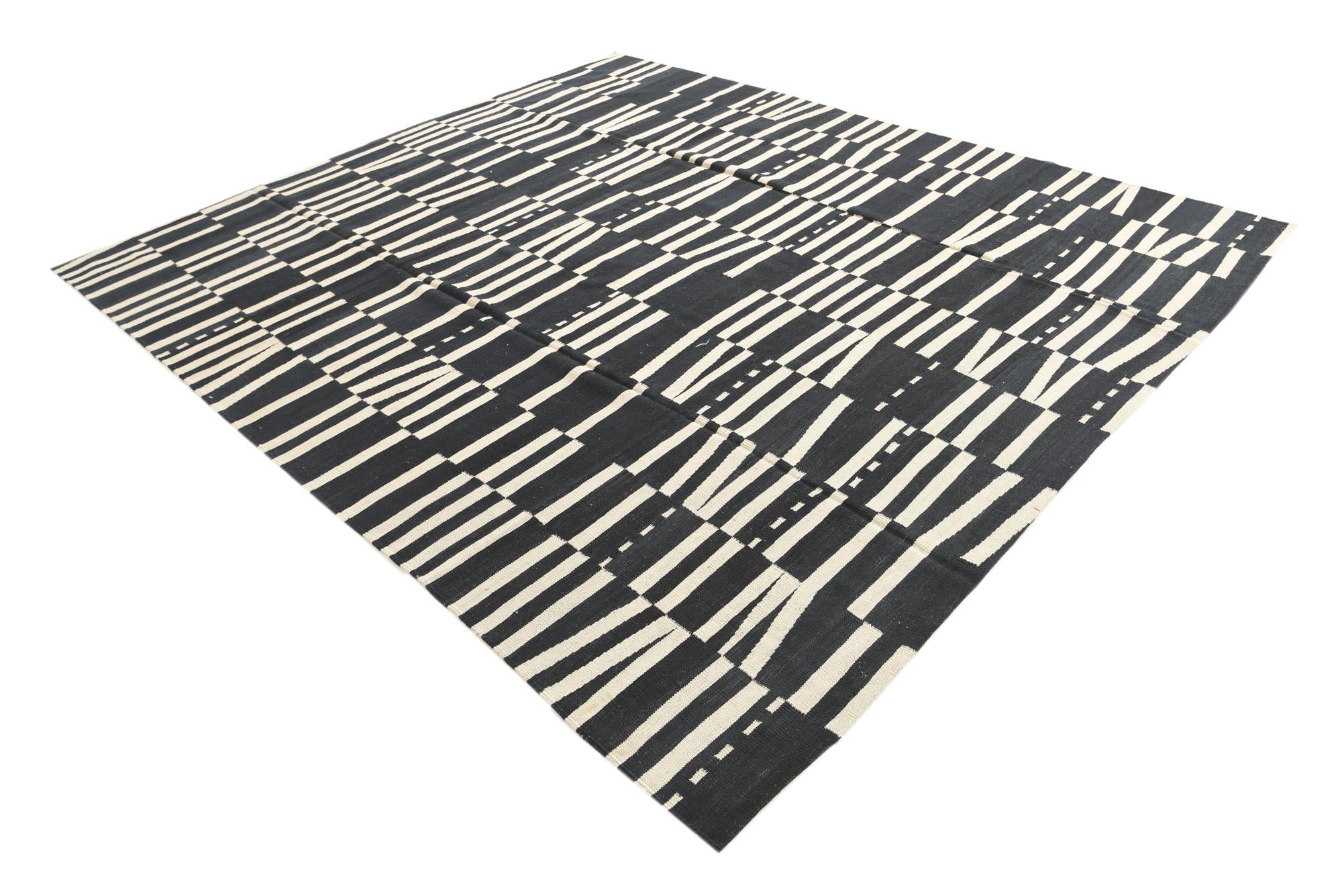 8' 7 x 9' 10 Hand Woven Kilim Modern Wool Rug