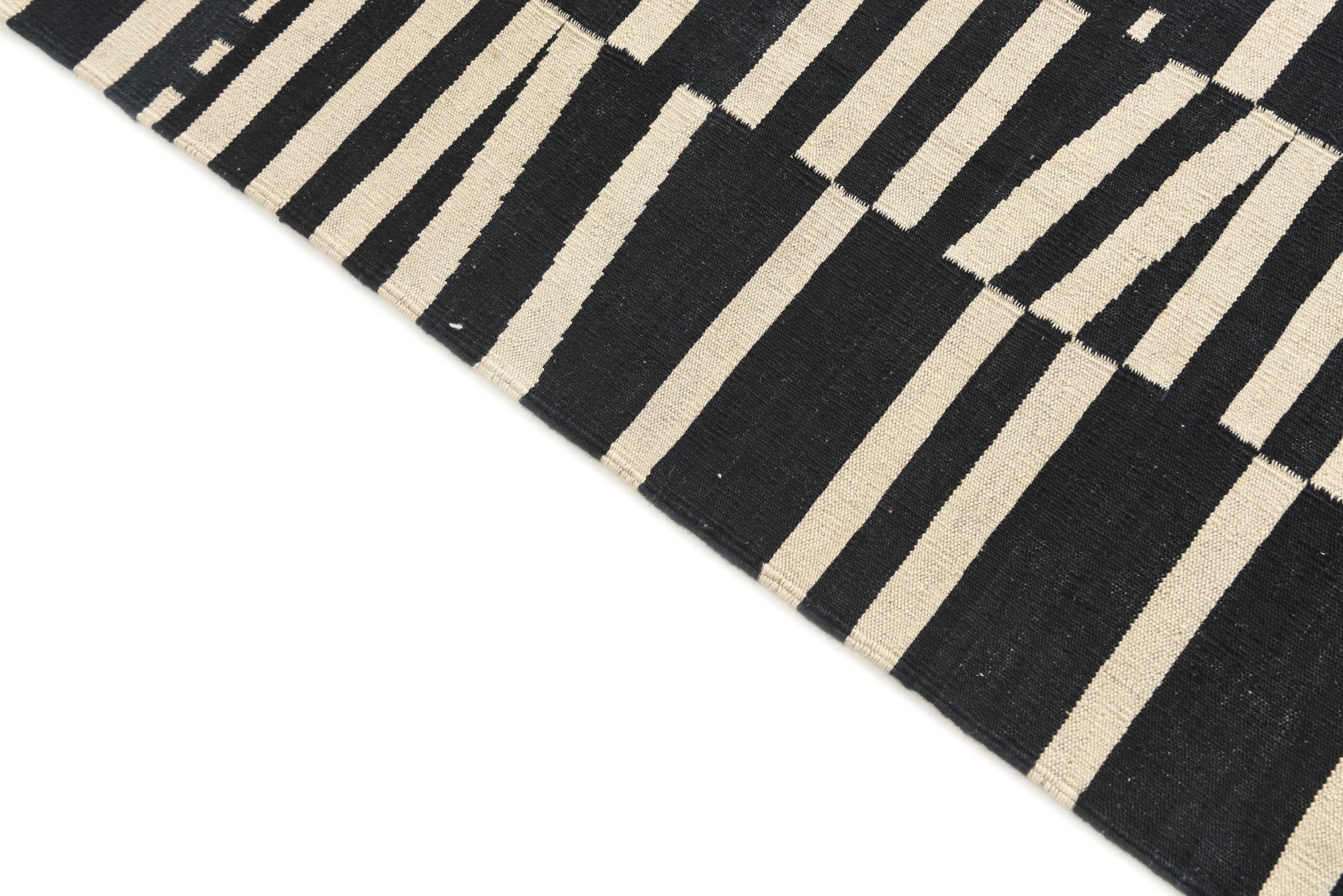 8' 7 x 9' 10 Hand Woven Kilim Modern Wool Rug