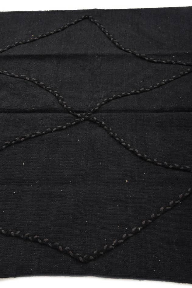 Detail image of 4' 2 x 6' Hand Woven Kilim Modern Wool Rug