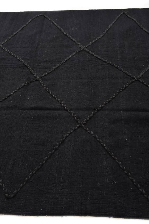 Detail image of 5' 7 x 7' 10 Hand Woven Kilim Modern Wool Rug