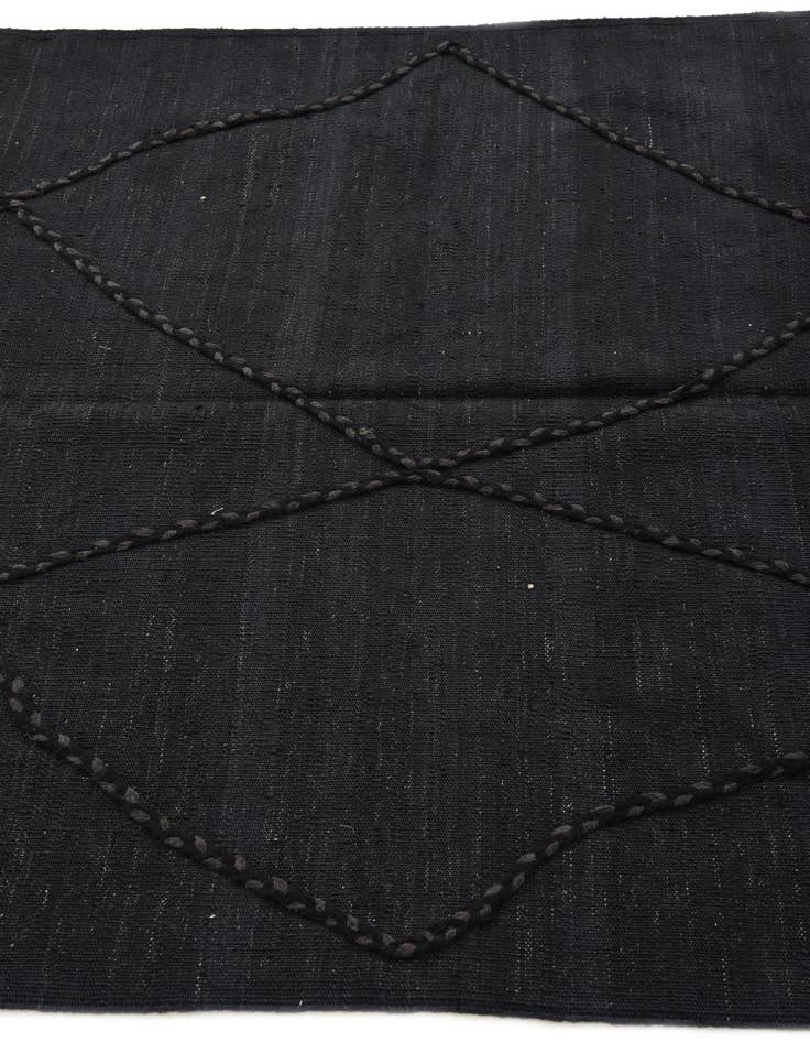 Detail image of 4' 4 x 5' 11  Hand Woven Kilim Modern Wool Rug