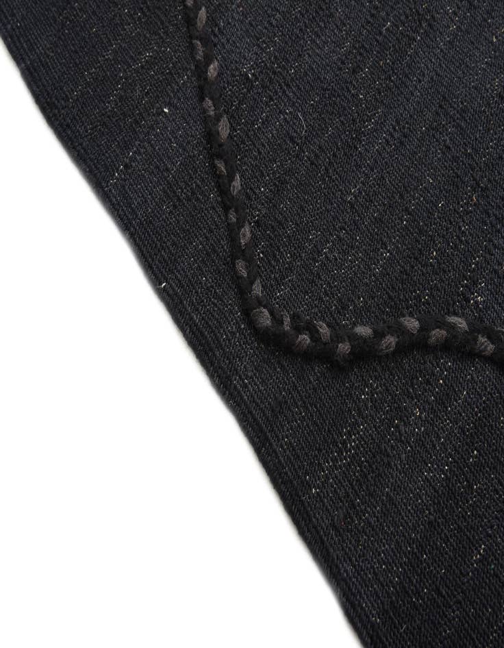 Detail image of 4' 4 x 5' 11  Hand Woven Kilim Modern Wool Rug