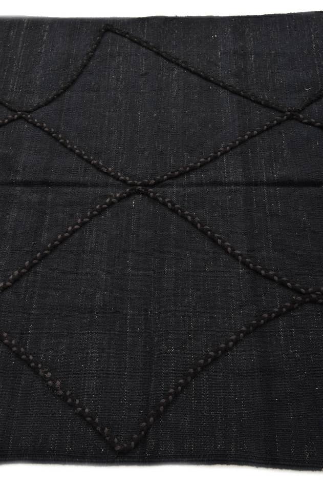 Detail image of 4' 3 x 5' 10 Hand Woven Kilim Modern Wool Rug