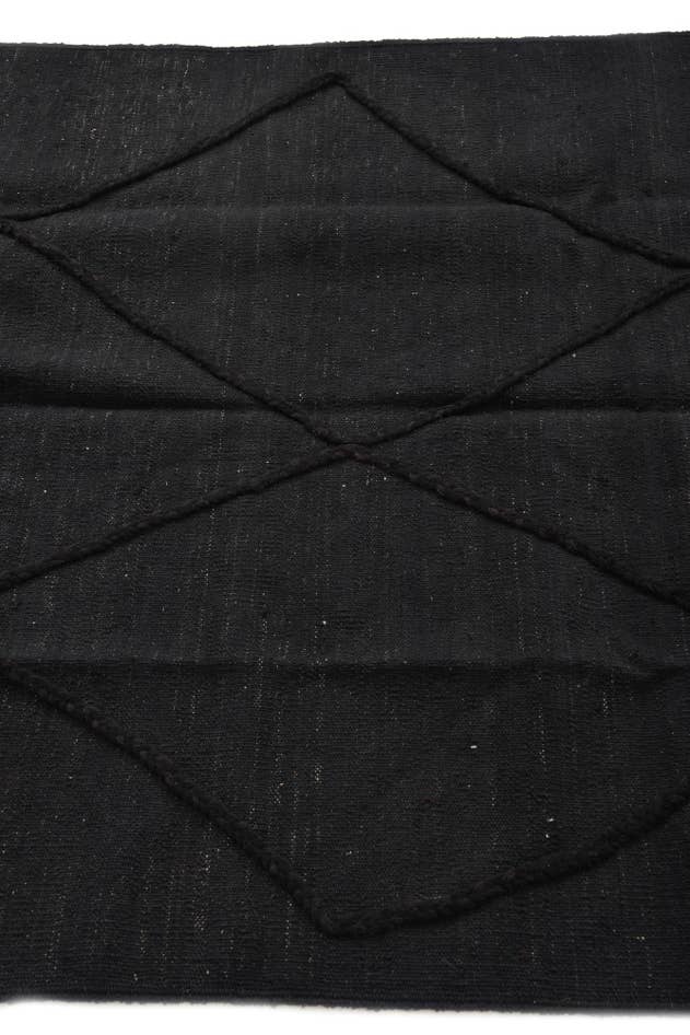 Detail image of 4' 3 x 5' 11 Hand Woven Kilim Modern Wool Rug