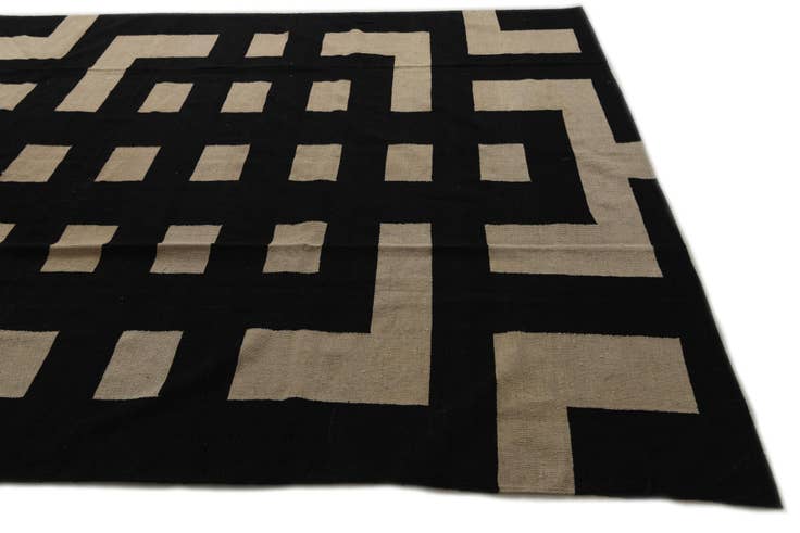 Detail image of 8' 1 x 9' 9 Hand Woven Kilim Modern Wool Rug