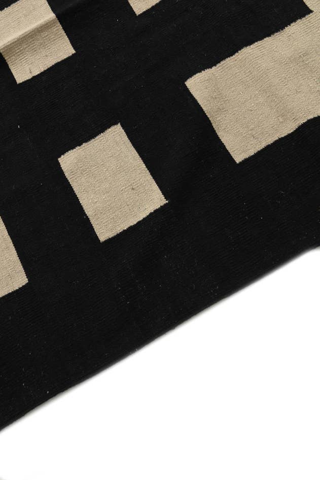 Detail image of 8' 1 x 9' 9 Hand Woven Kilim Modern Wool Rug