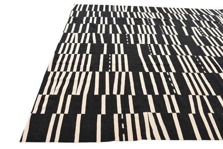 Detail image of 8' 5 x 9' 8 Hand Woven Kilim Modern Wool Rug