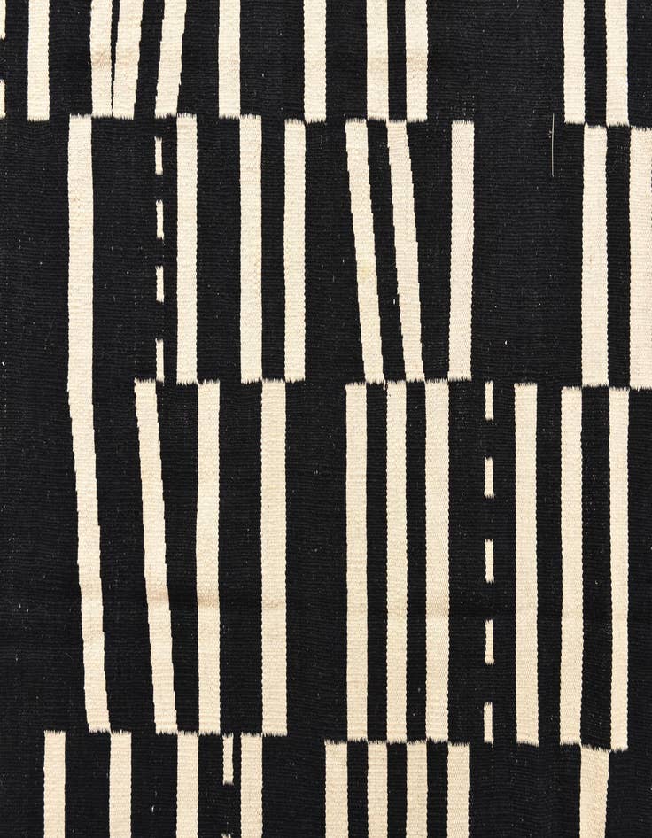 Detail image of 8' 5 x 9' 8  Hand Woven Kilim Modern Wool Rug