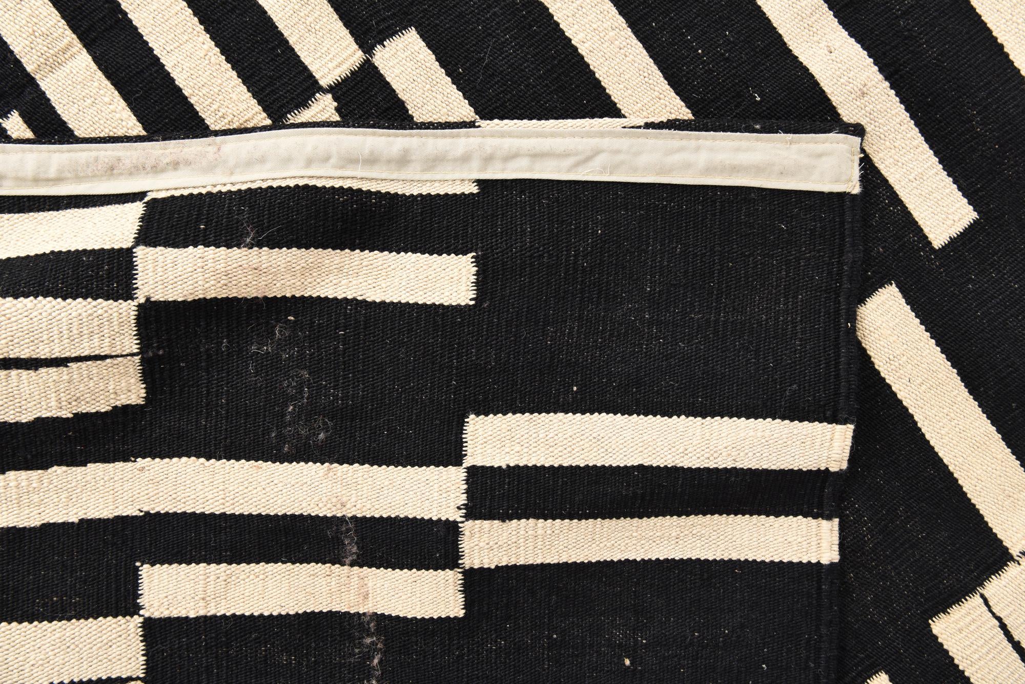 8' 5 x 9' 8 Hand Woven Kilim Modern Wool Rug