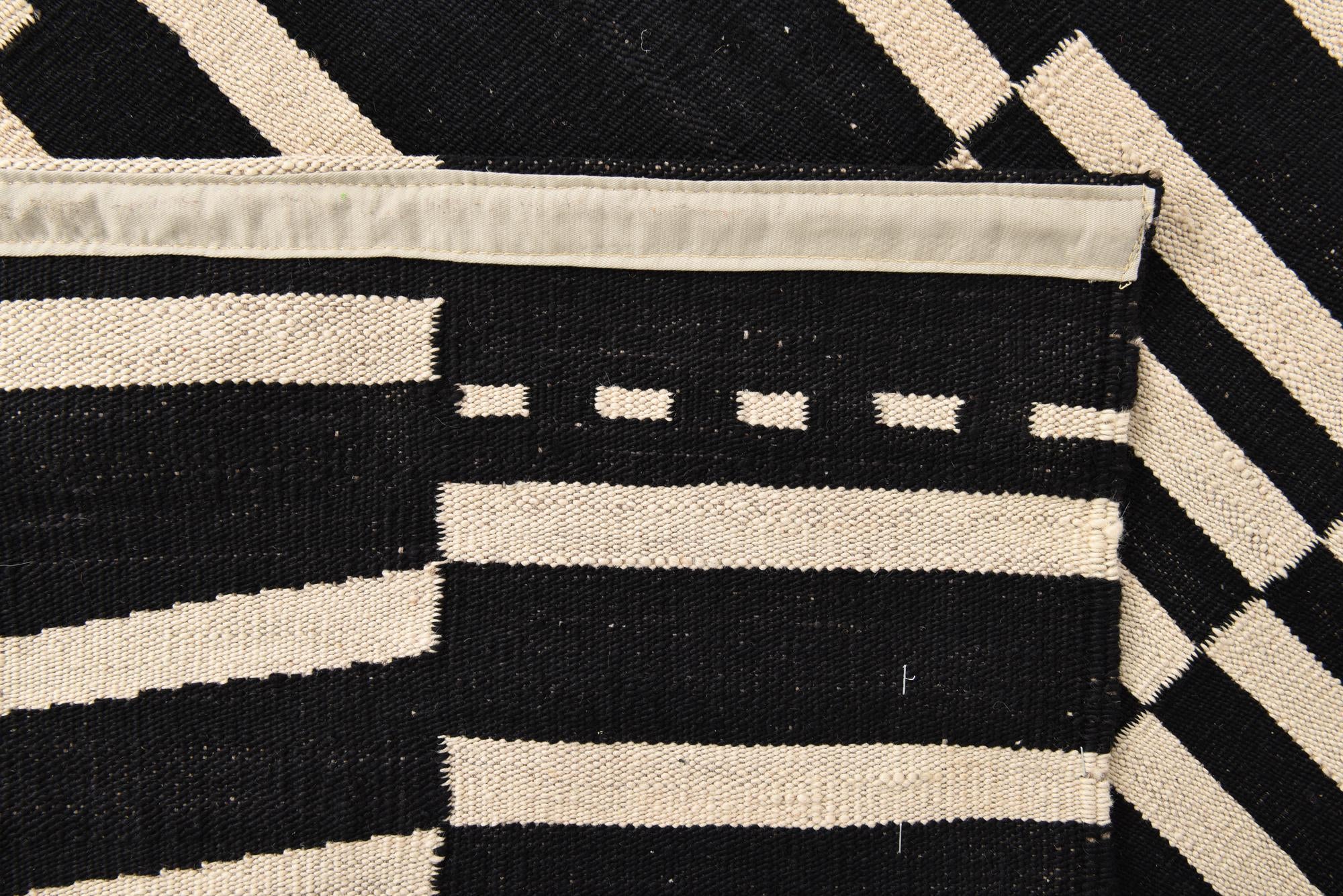 8' 4 x 9' 8 Hand Woven Kilim Modern Wool Rug
