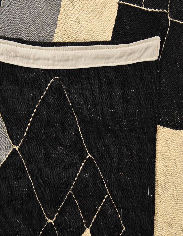 Detail image of 6' 1 x 7' 9  Hand Woven Kilim Modern Wool Rug