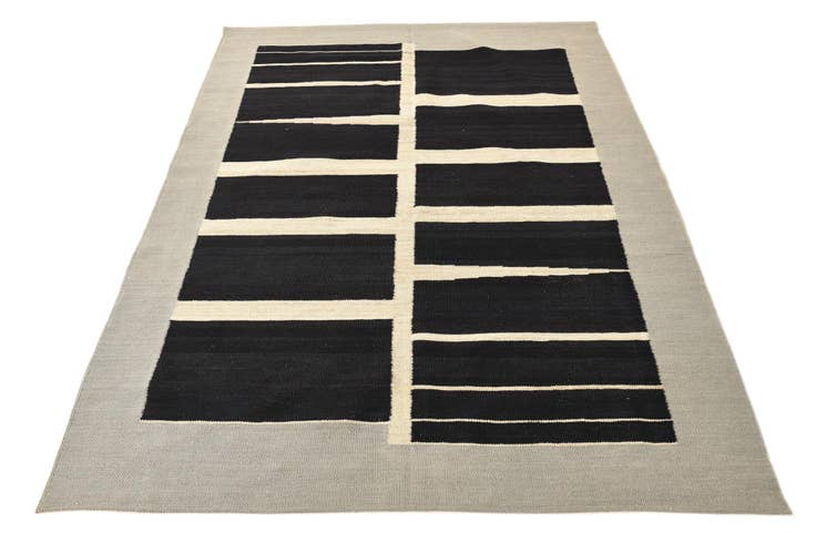 Detail image of 4' 10 x 6' 6 Hand Woven Kilim Modern Wool Rug