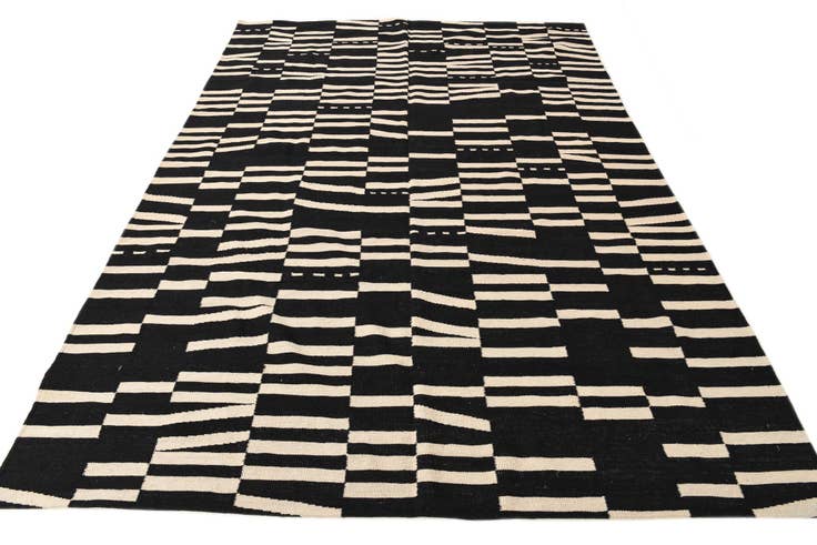 Detail image of 6' 8 x 9' 8 Hand Woven Kilim Modern Wool Rug
