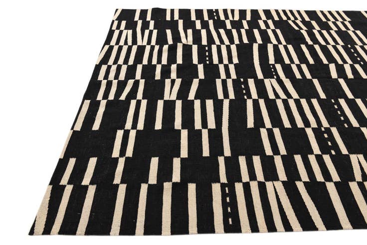 Detail image of 6' 8 x 9' 8 Hand Woven Kilim Modern Wool Rug