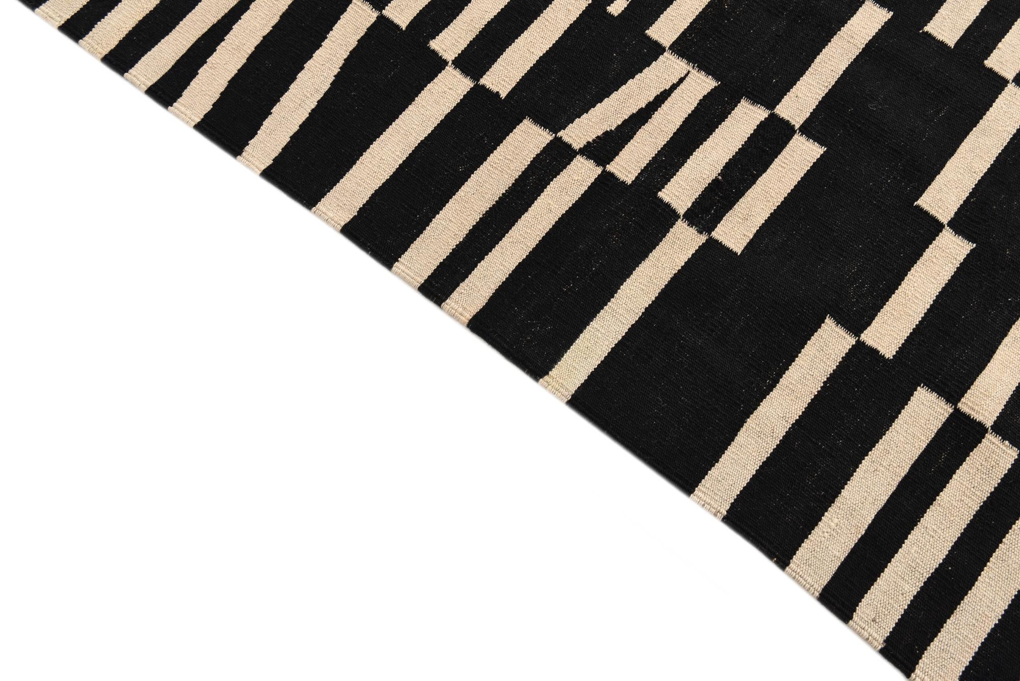 6' 8 x 9' 8 Hand Woven Kilim Modern Wool Rug