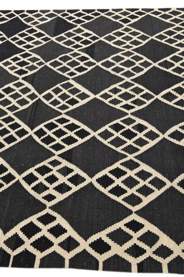 Detail image of 6' 3 x 8' 4 Hand Woven Kilim Modern Wool Rug