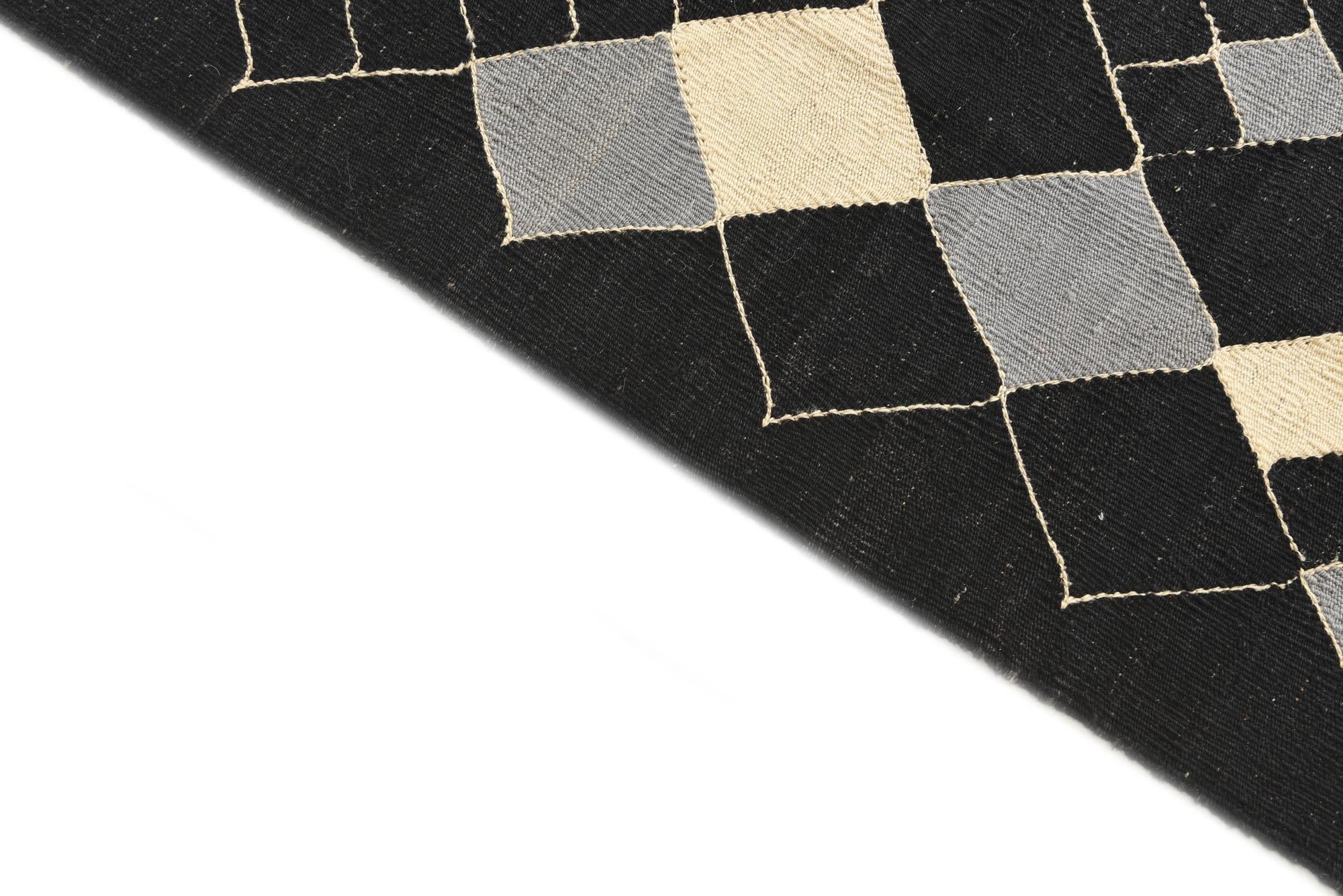 5' 1 x 6' 7 Hand Woven Kilim Modern Wool Rug