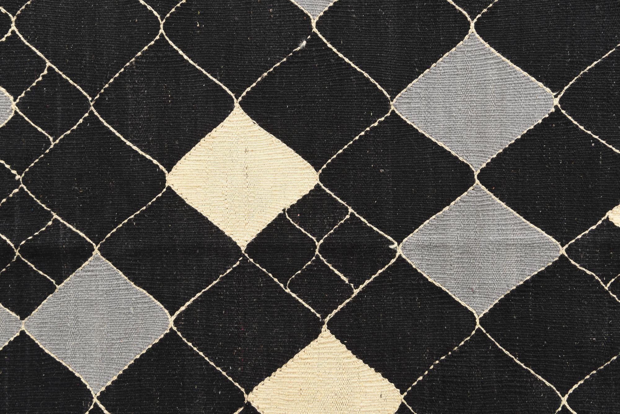 5' 1 x 6' 7 Hand Woven Kilim Modern Wool Rug
