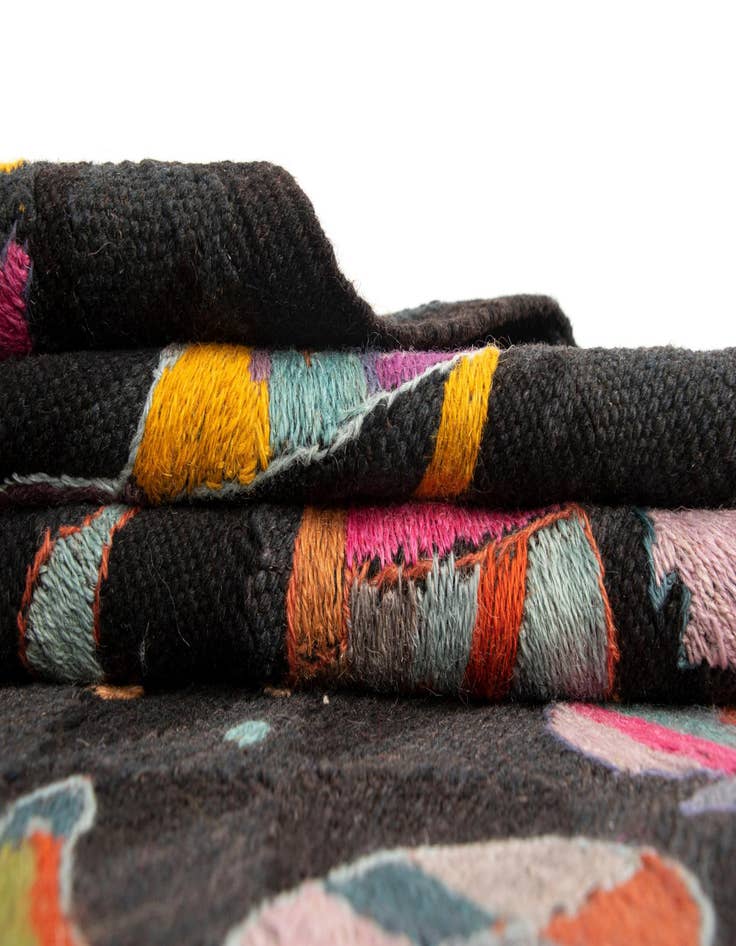 Detail image of 6' 2 x 9' 5 Kilim Wool Rug