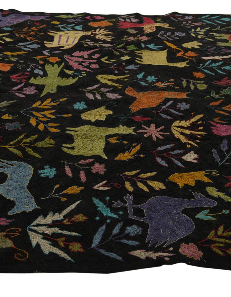 Detail image of 6' 6 x 9' 3  Hand Woven Kilim Suzani Wool Rug