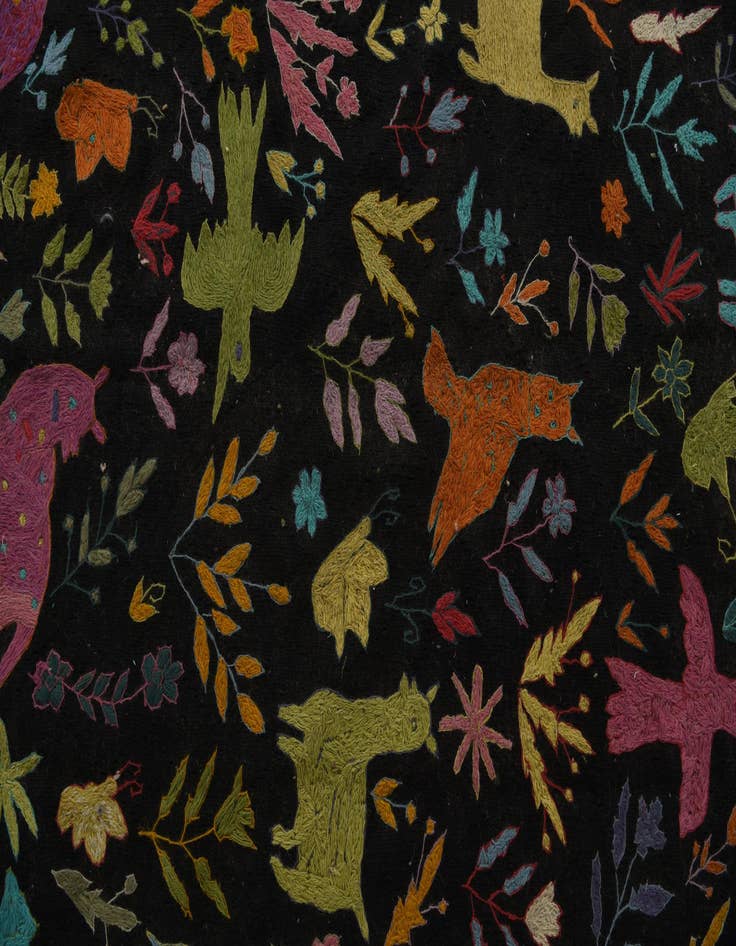 Detail image of 6' 6 x 9' 3  Hand Woven Kilim Suzani Wool Rug