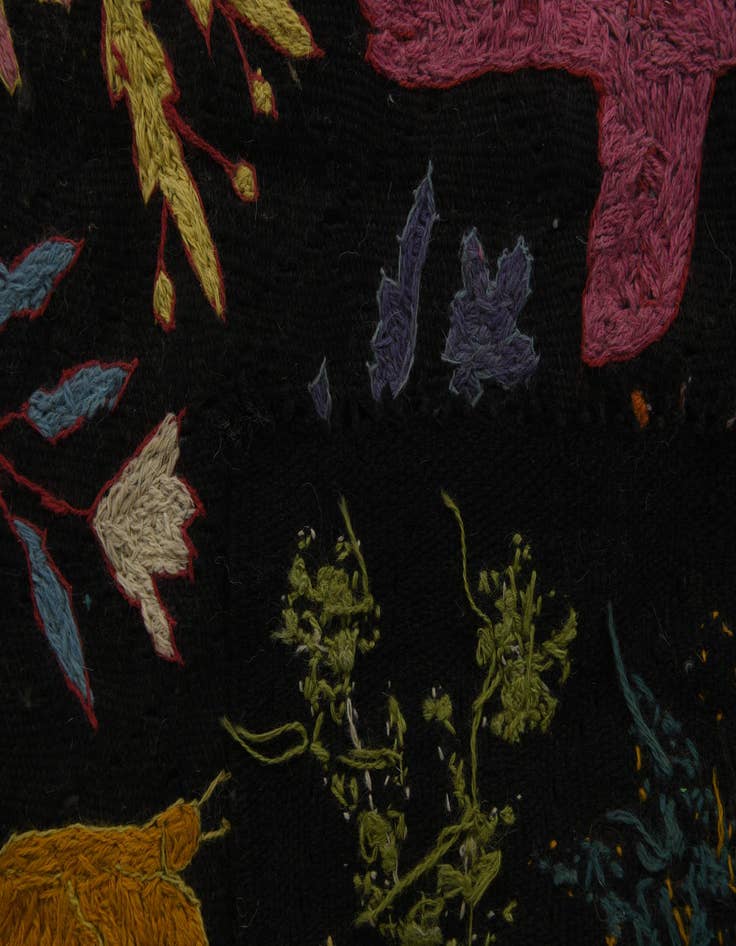 Detail image of 6' 6 x 9' 3  Hand Woven Kilim Suzani Wool Rug