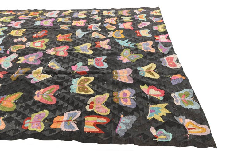 Detail image of 6' 9 x 9' Hand Woven Kilim Suzani Wool Rug