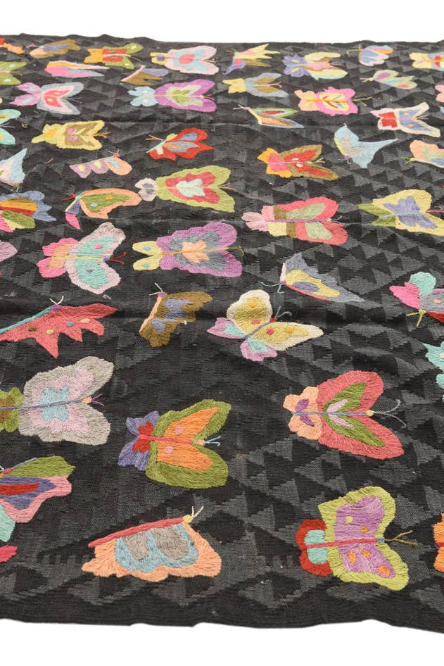 Detail image of 6' 9 x 9' Hand Woven Kilim Suzani Wool Rug