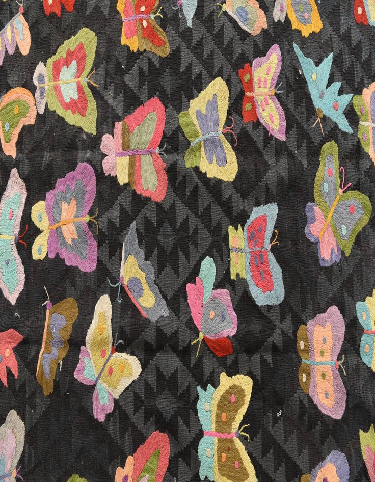 Detail image of 6' 9 x 9'  Hand Woven Kilim Suzani Wool Rug