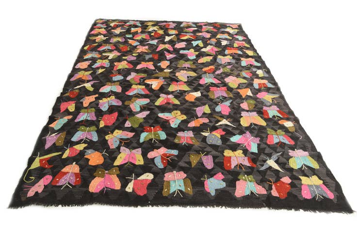 Detail image of 6' 4 x 9' 4 Hand Woven Kilim Suzani Wool Rug
