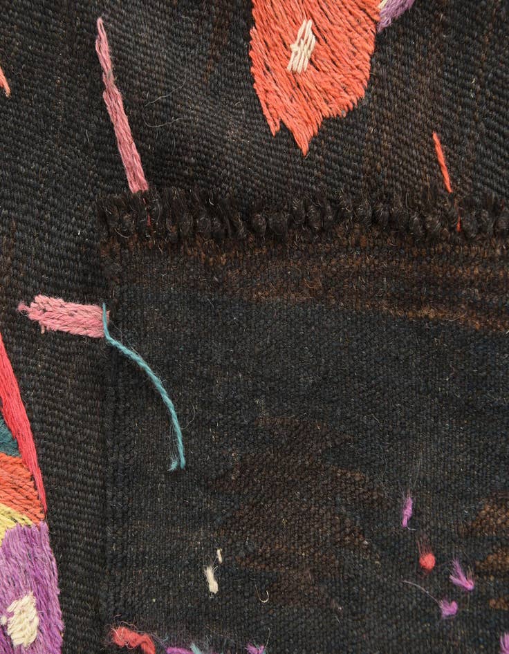 Detail image of 4' 6 x 6' 6  Hand Woven Kilim Suzani Wool Rug