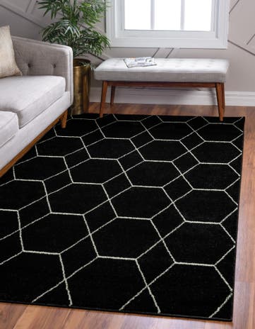 9' x 12' Lattice Frieze Rug