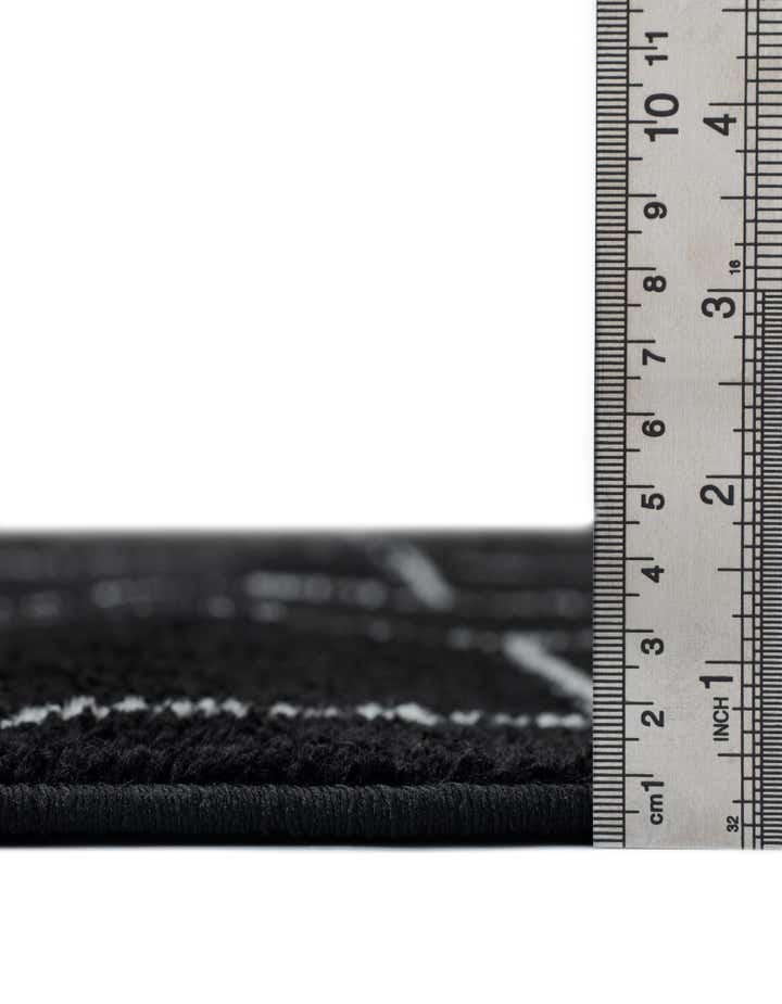 9' x 12' Lattice Frieze Rug