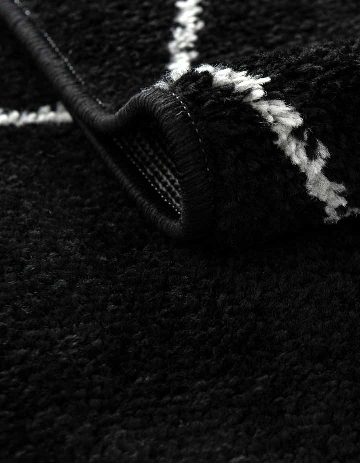 9' x 12' Lattice Frieze Rug