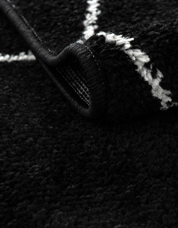 Detail image of 9' x 12' Lattice Frieze Rug