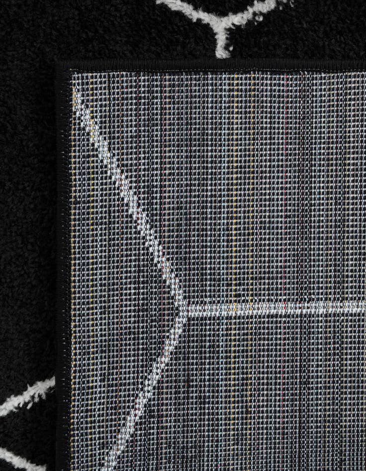 Detail image of 7' 10 x 11' Lattice Frieze Rug