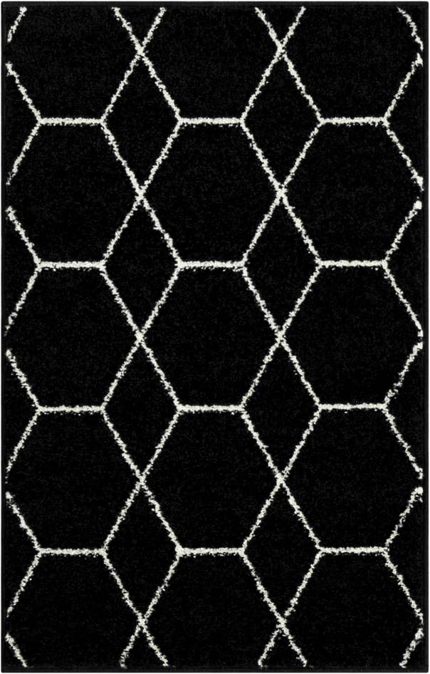 Detail image of 2' x 3' Lattice Frieze Rug