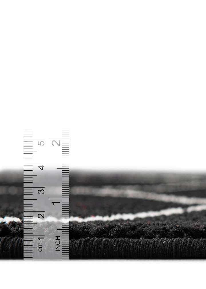 4' x 6' Lattice Frieze Rug