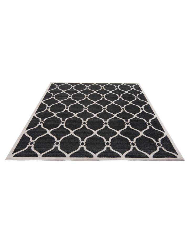6' 5 x 9' 8 Lattice Rug