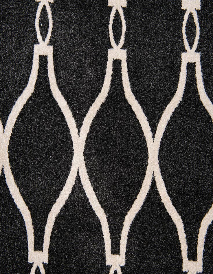 Detail image of 6' 5 x 9' 8 Lattice Rug