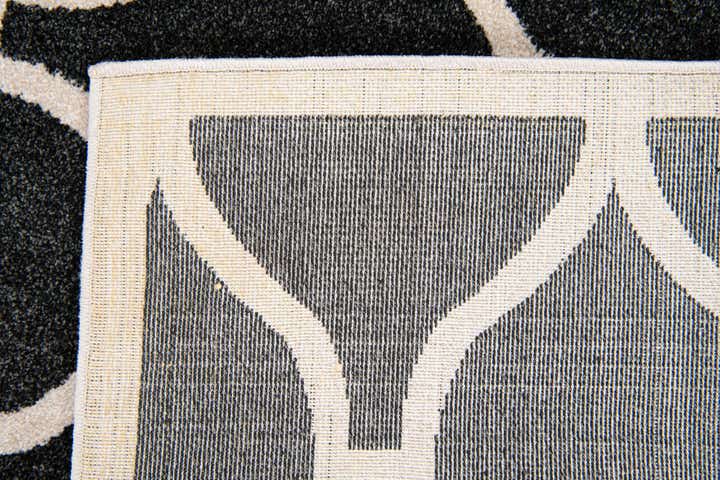 6' 5 x 9' 8 Lattice Rug