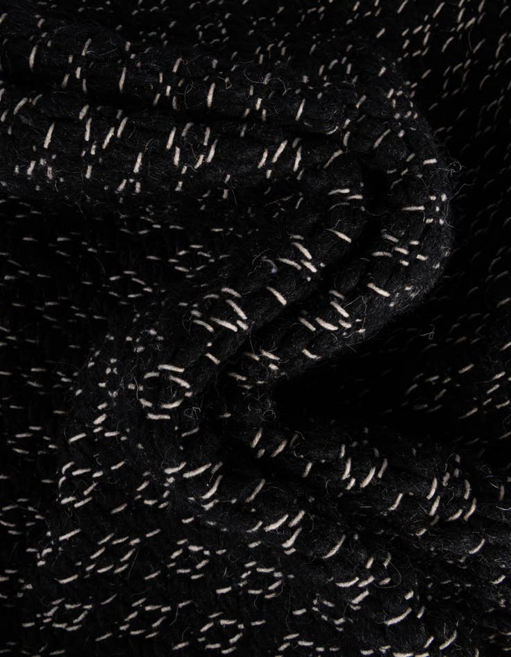 Detail image of 9' x 12' Hand Woven Lattice Wool Rug