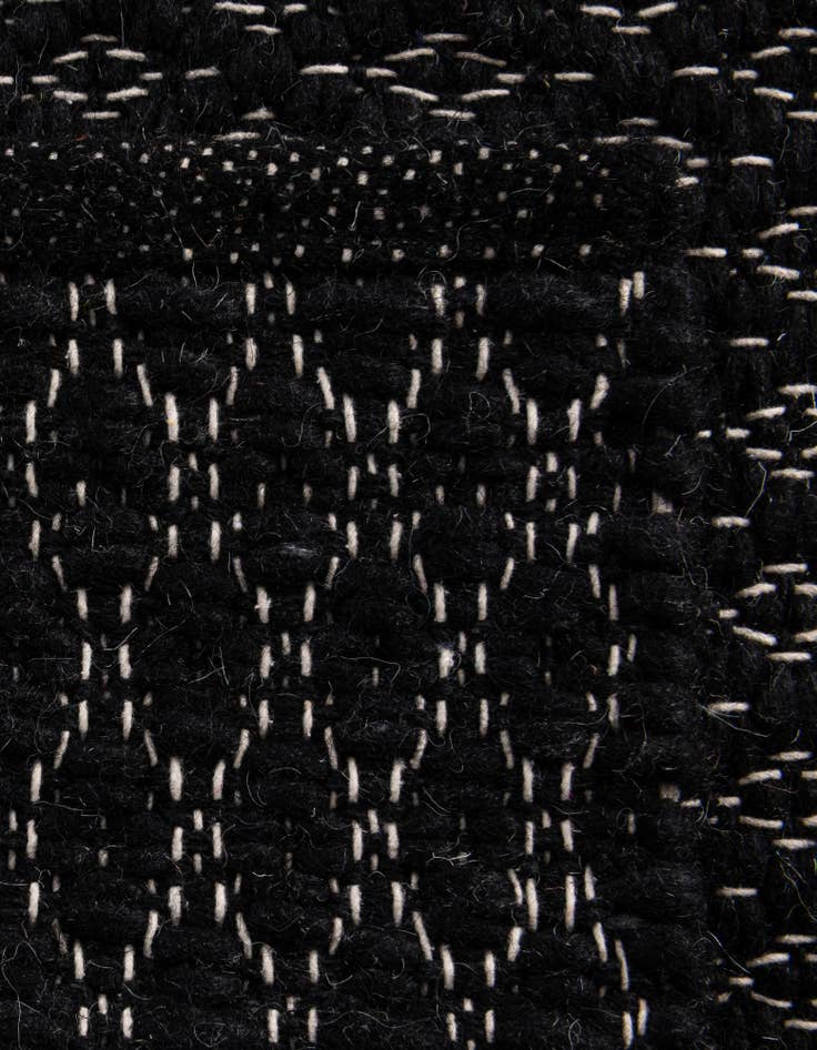Detail image of 9' x 12' Hand Woven Lattice Wool Rug
