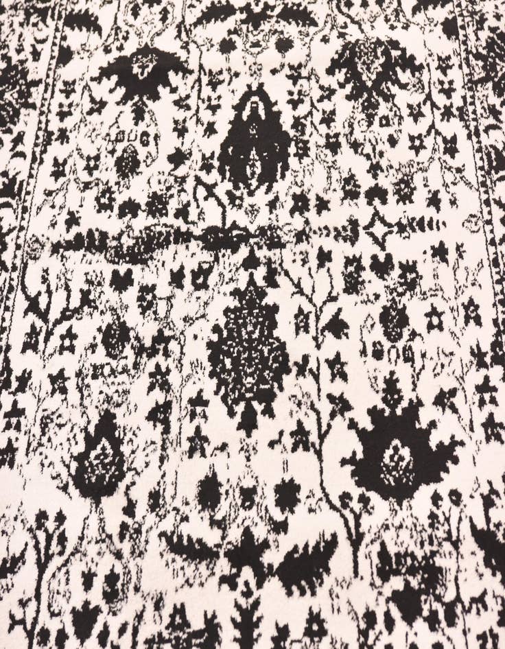 Detail image of 5' x 8' Legacy Rug