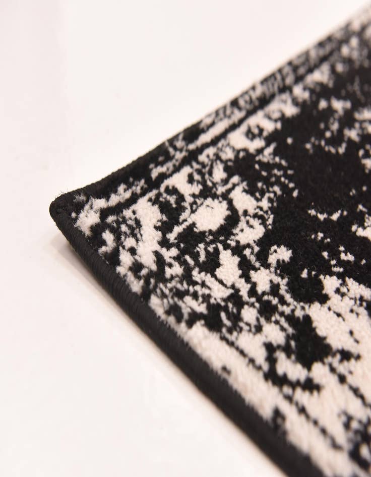 Detail image of 5' x 8' Legacy Rug