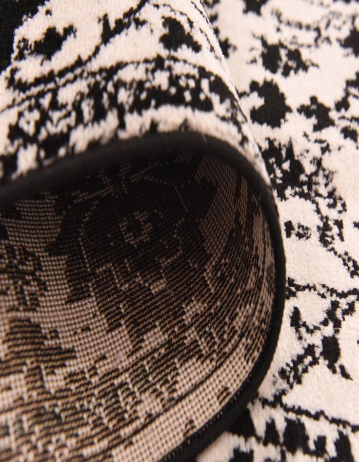 Detail image of 5' x 8' Legacy Rug