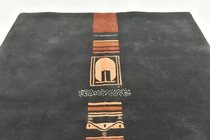 Detail image of 5' 7 x 7' 9 Luna Wool Rug