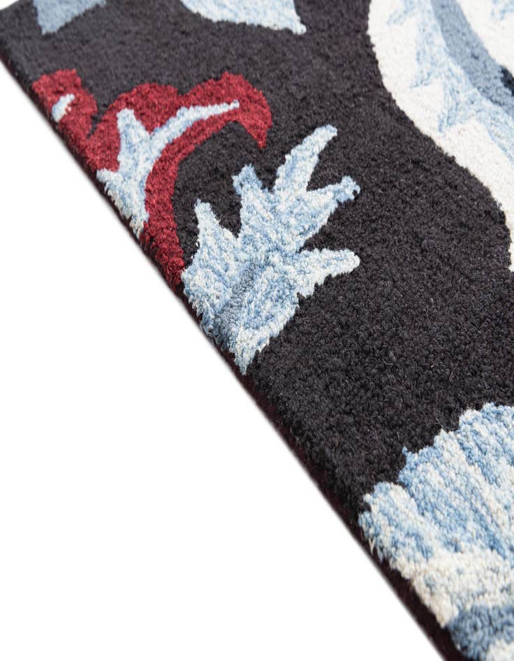 Detail image of 2' 1 x 3' Luna Rug