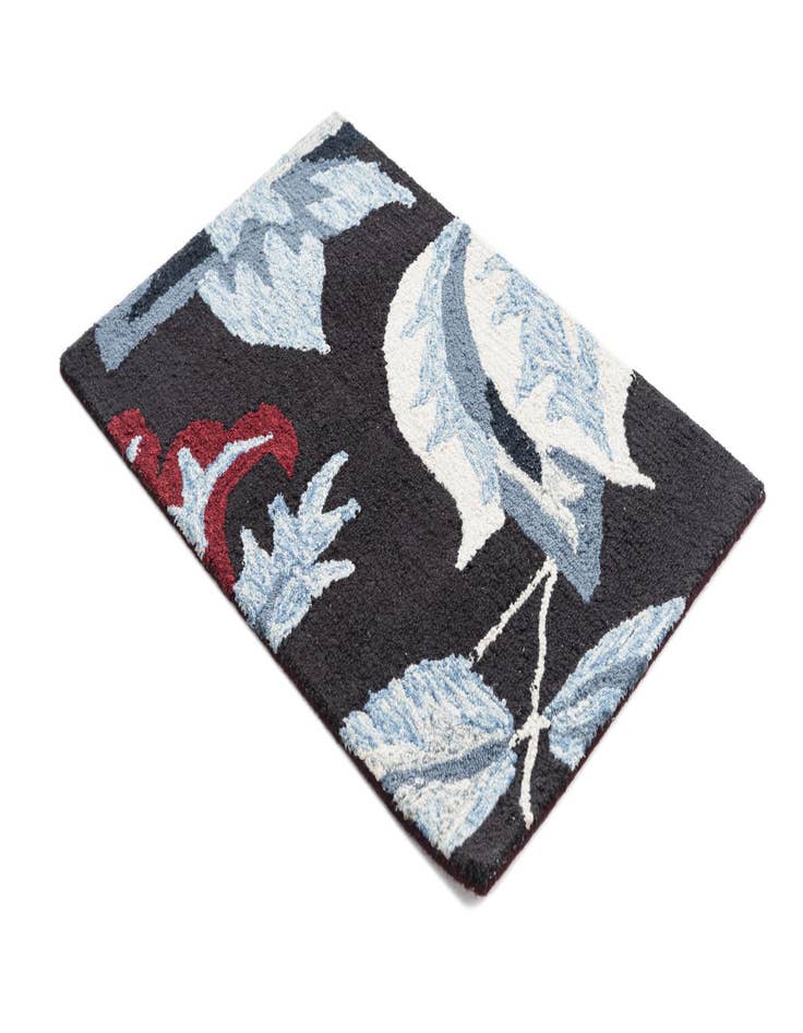 Detail image of 2' 1 x 3' Luna Rug